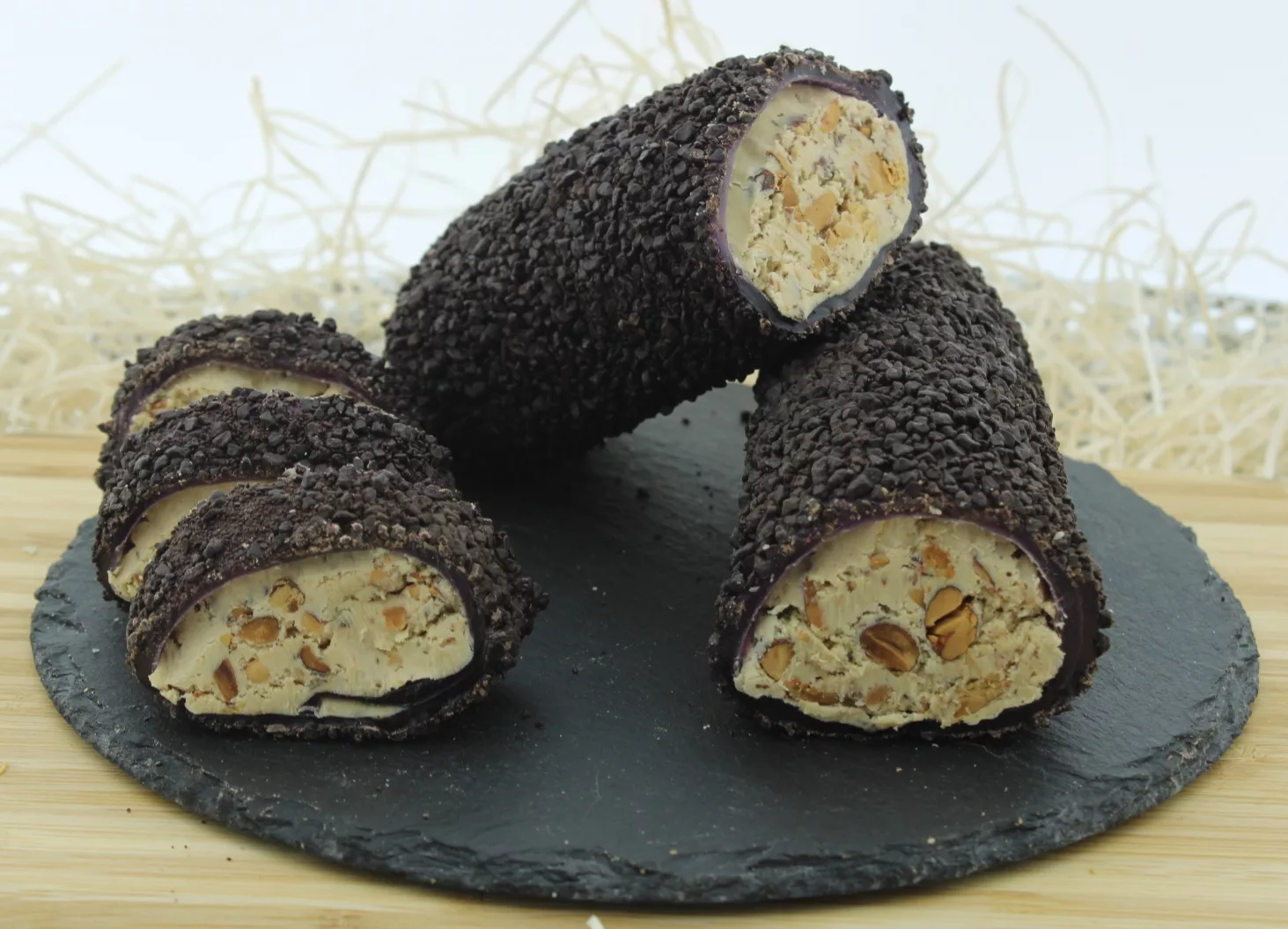 Ahenk Pure Chocolade en Amandel Gewikkeld Turks Fruit